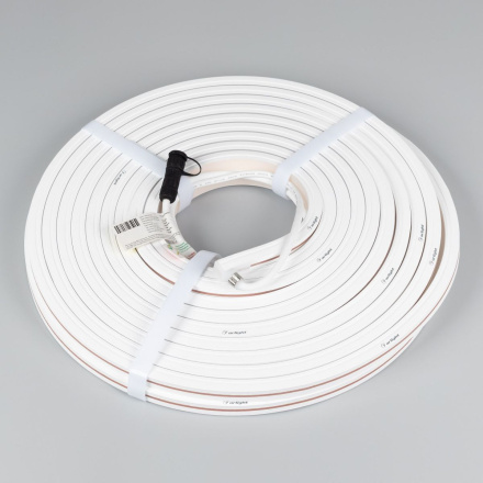 Светодиодная герметичная лента Arlight MOONLIGHT-TOP-X320-13x12mm 24V Day4000 (5 W/m, IP67, sauna, 15m, wire x2) 051131