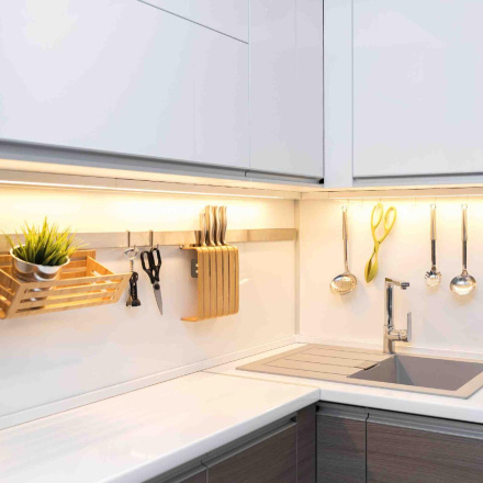 Светодиодная лента Apeyron 24В ПРО 14,4Вт/м smd5050 60д/м IP20 1100Лм/м 5м 3000К 00-308