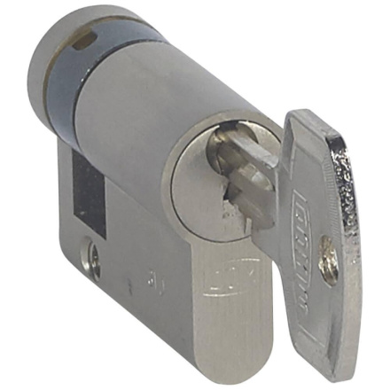 Ключ-личинка DIN Legrand Galea Life стандартный 775888