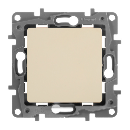 Выключатель кнопочный одноклавишный Legrand Etika 6A 250V слоновая кость 672314