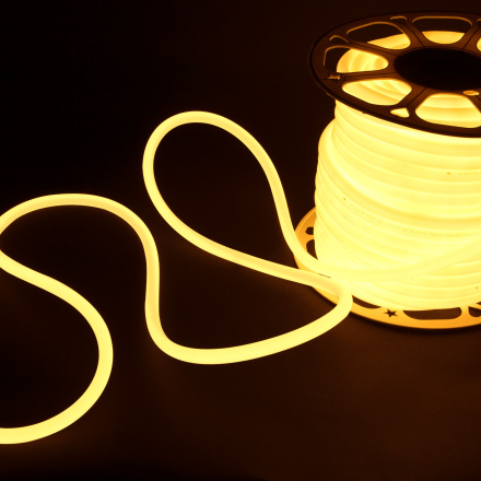 Светодиодный гибкий неон Elektrostandard 220V 9,6W 144Led 2835 IP67 круглый теплый белый, 50 м 4690389167485