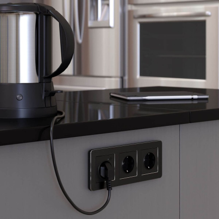 Рамка на 3 поста Werkel Platinum черный алюминий 4690389184482 W0032608